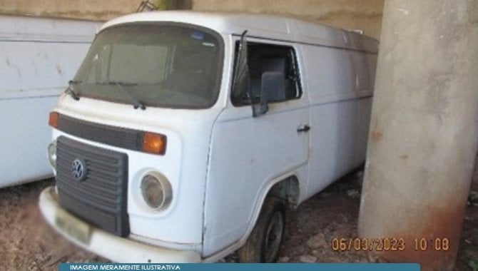 Foto - Carro Volkswagen Kombi - 2010/2011 - [2]