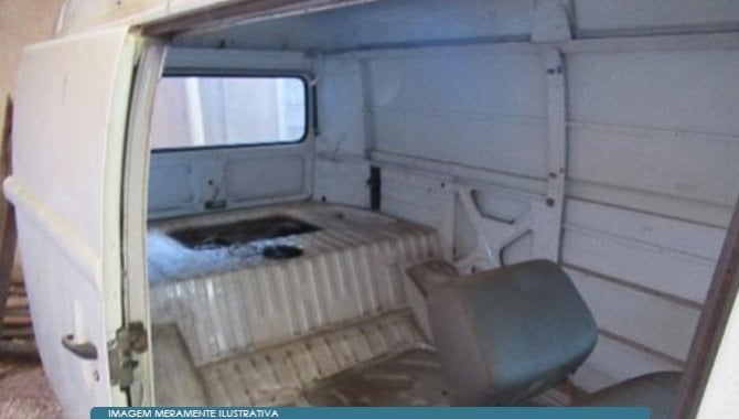 Foto - Carro Volkswagen Kombi - 2009/2010 - [5]