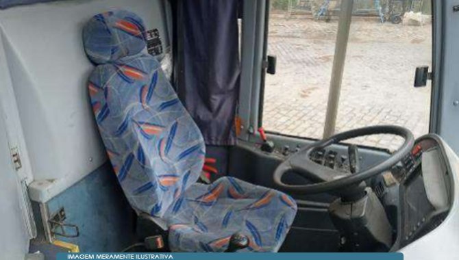 Foto - Ônibus Mercedes Benz Busscar Vis Buss R - 2005 (Lote 80) - [5]
