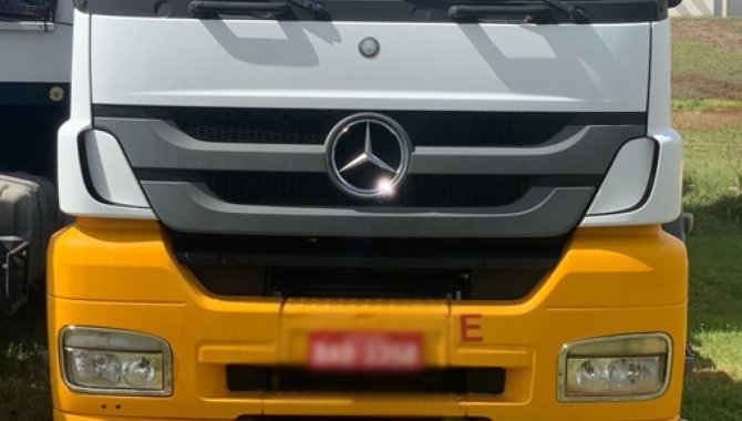 Foto - Mercedes Benz Axor 2644S 6x4 e 02 S.Reb.BiTrem.Randon - Graneleiro (Lote 32) - [1]