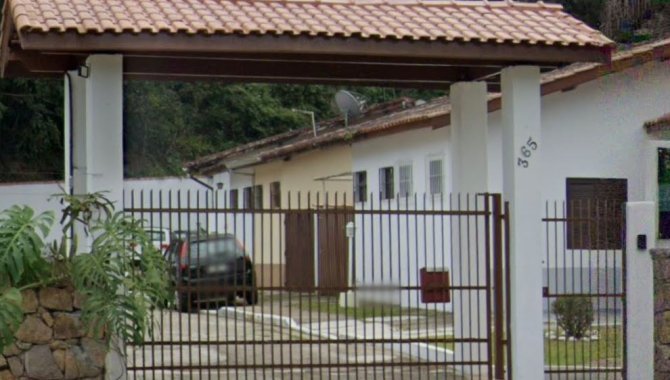 Foto - Casa em Condomínio 55 m² (Residencial dos Bosques)  - Próx. à Praia de Martin de Sá - Cidade Jardim - Caraguatatuba - SP - [4]