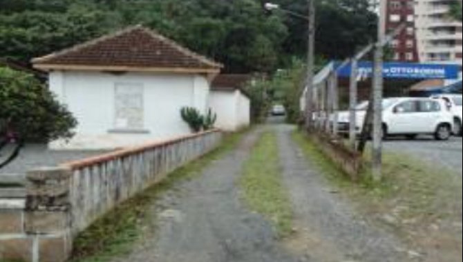 Foto - 1/6 do Total de Terreno e parte da Casa 285 m² - Joinville - SC - [1]