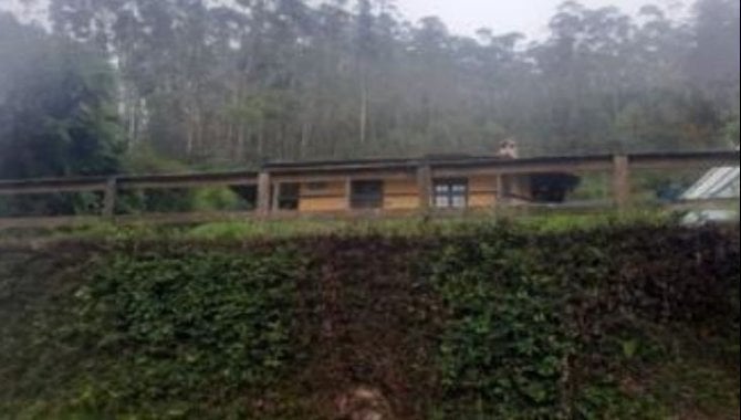 Foto - Casa em Área de 1.762 m² (Fazenda Três Cachoeiras) - Campo do Coelho - Nova Friburgo - RJ - [2]