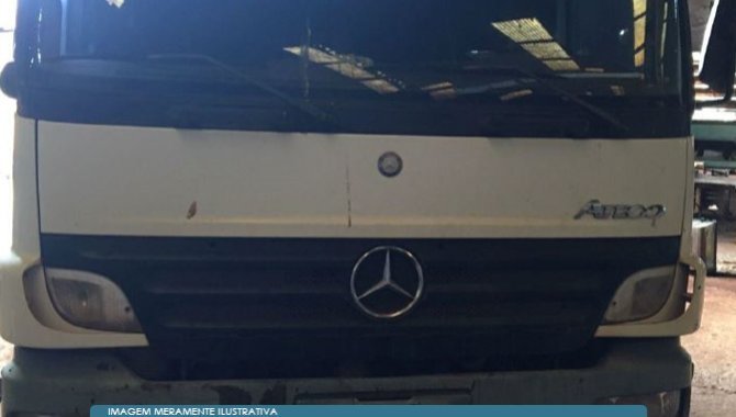 Foto - Caminhão Mercedes Benz Atego 2425 com Munck - [2]